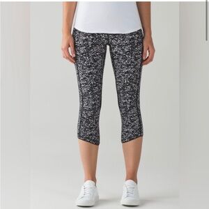 Lululemon deep breath crop leggings in marble